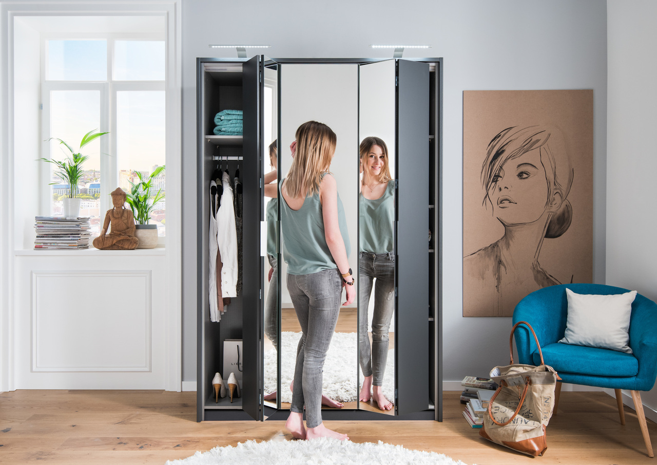 tesoro-direct-3-door-bi-fold-mirrored-wardrobe.jpg